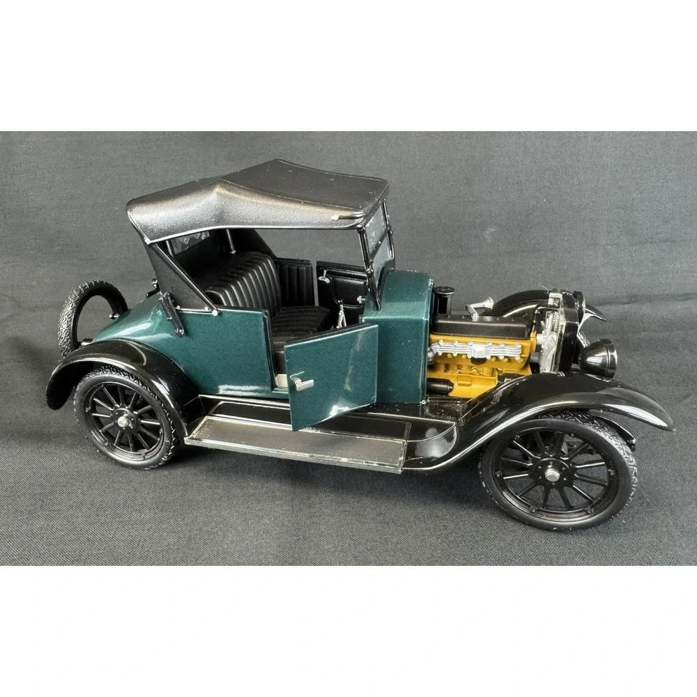 Signature Models 1/18 Scale 3625B 1920 Cleveland Roadster Green & Black